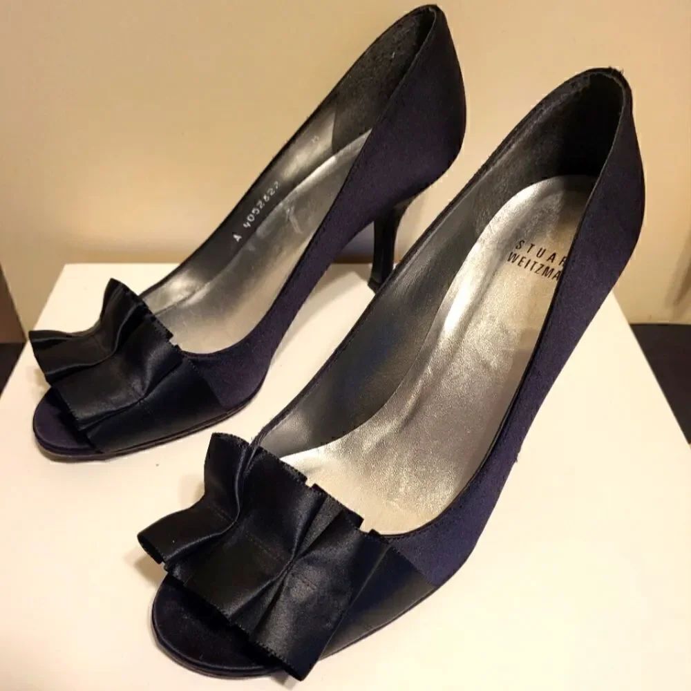 Stuart Weitzman "Gigiritz" Black Satin Ruffle Front Peeptoe Pumps Sz.7 Ret $275
